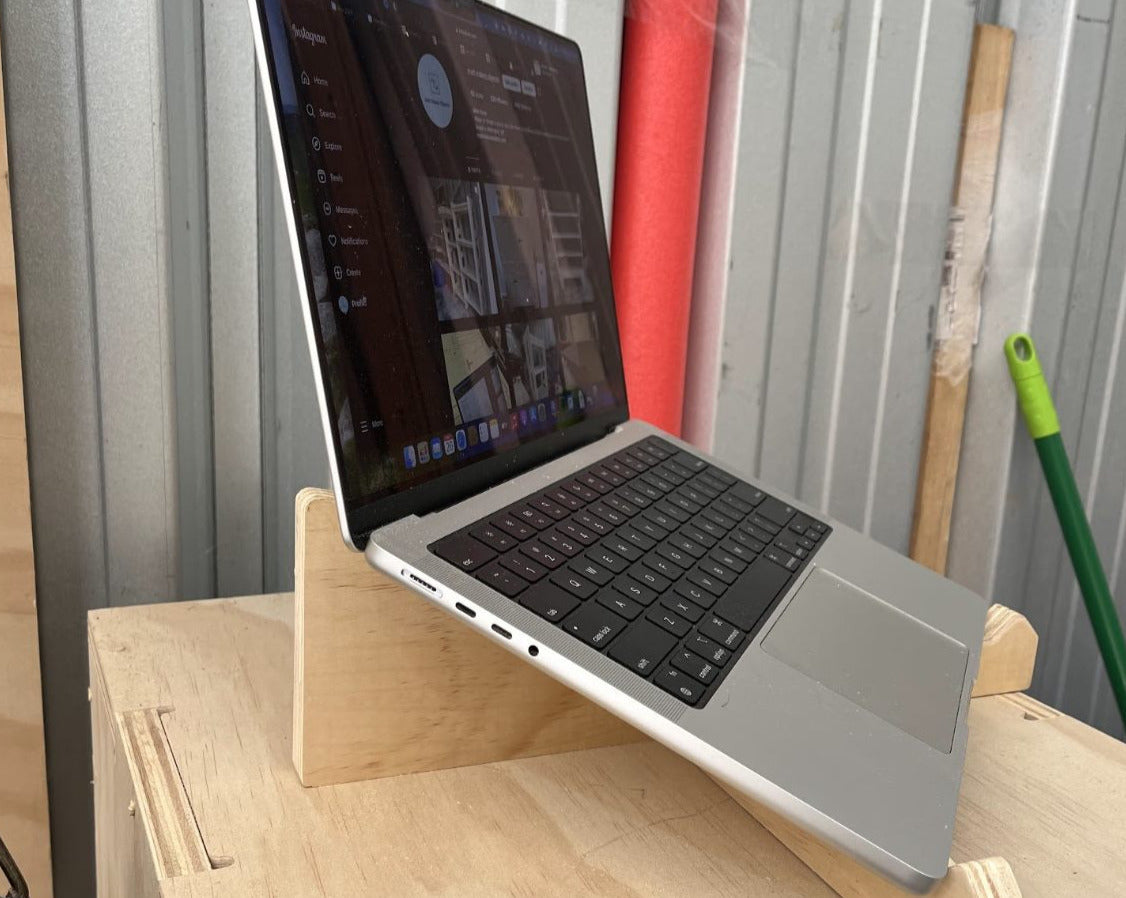 Laptop stand